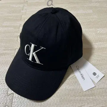 (해외 공식 매장 구매) 캘빈클라인 CK 로고 캡 블랙