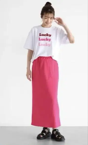 럭키 로고 프린트 반팔 티셔츠 화이트