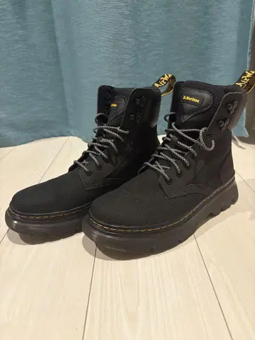 Dr. Martens 블랙 하이컷 부츠