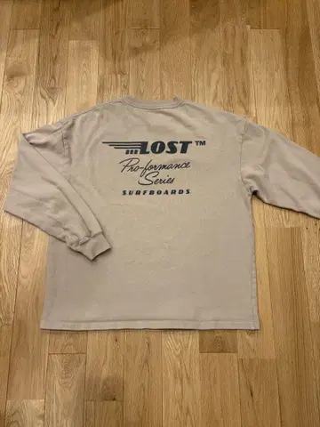 LOST M 사이즈 긴팔 컷소 티셔츠 베이지