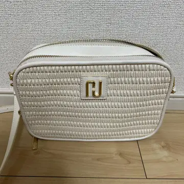 질스튜어트 화이트 숄더백