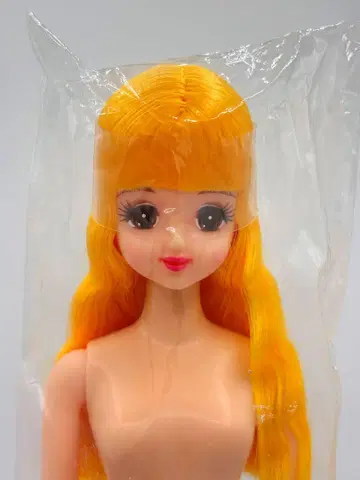 초대 제니 오타즈미 인형 옐로우 컬러 웨이브 헤어 리카짱 캐슬