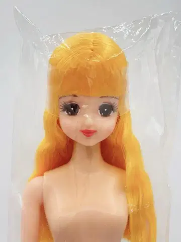 초대 제니 오타즈미 인형 옐로우 컬러 웨이브 헤어 리카짱 캐슬