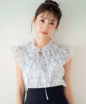2024년 SS Noela 노엘라 프릴 개더 블라우스 리본 올 패턴 블루