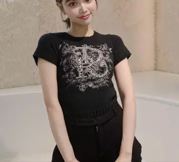 Darich 다리치 DR 비쥬 플라워 니트 탑 블랙