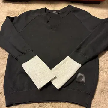 ALEXANDER McQUEEN 블랙 V넥 트레이닝복