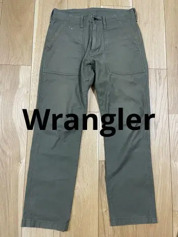 Wrangler 올리브 그린 치노 팬츠 베이커 팬츠