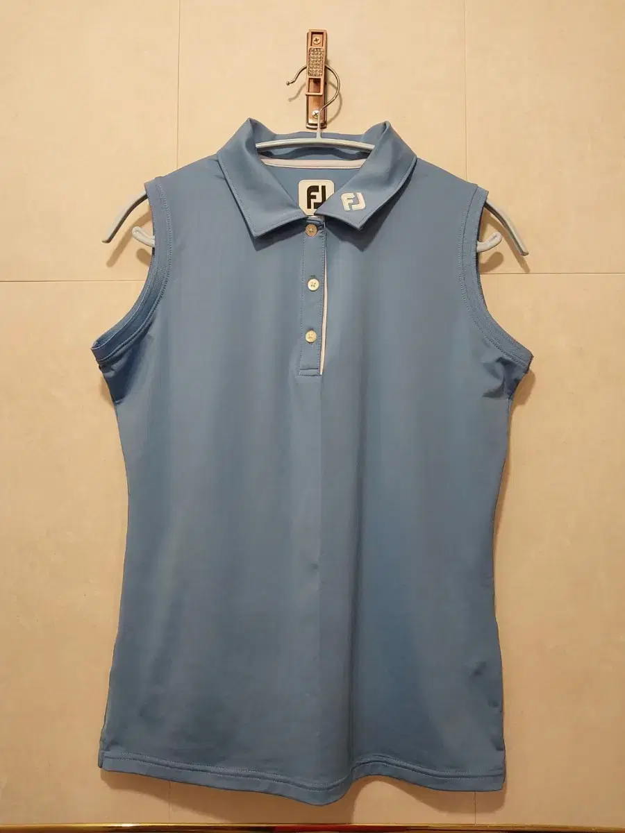 FootJoy Authentic Women's Sleeveless Kara Tee S Size