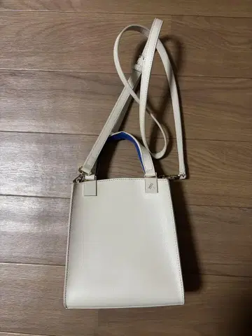 에네스베 숄더백