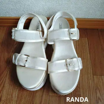 RANDA 란다 펄 버클 볼륨 밑창 스포츠 샌들 25cm