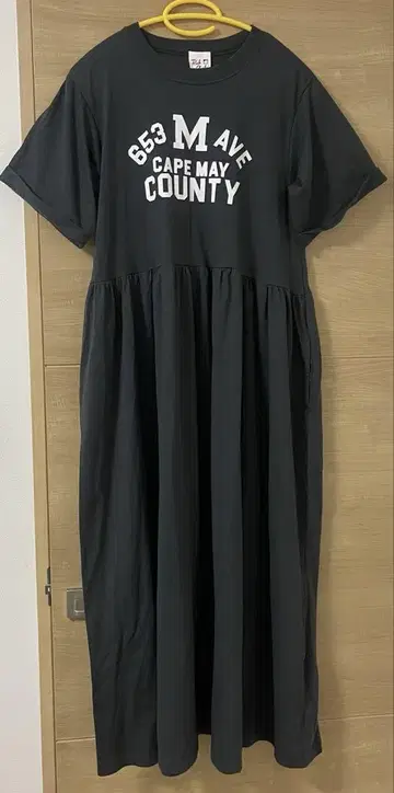 소니프라 개더 절개 원피스 차콜