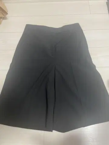 FERRAGAMO 블랙 숏 팬츠