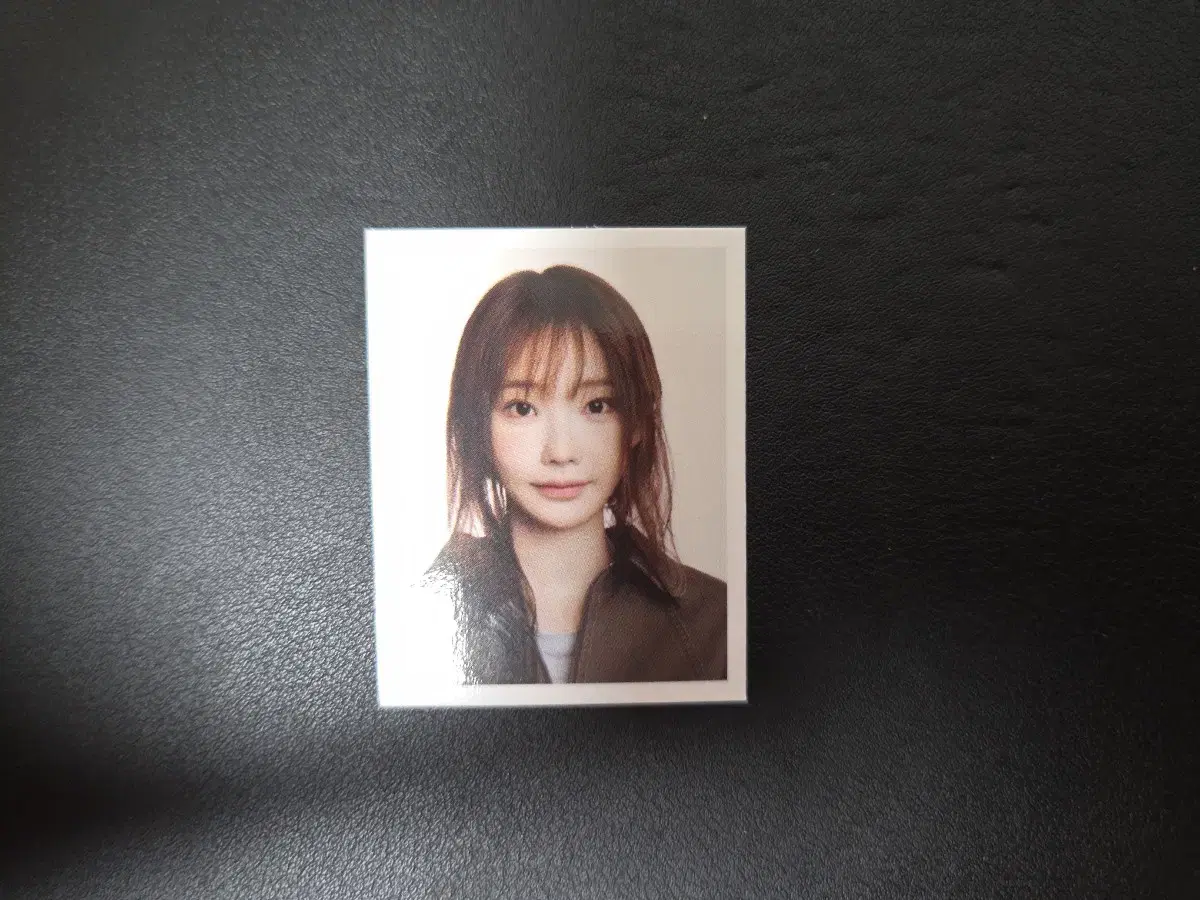 QWER 난 네 편이야, 온 세상이 불협일지라도 마젠타 증명사진