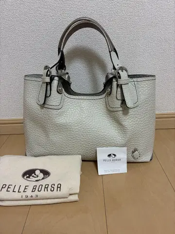 PELLE BORSA 화이트 핸드백 새상품급입니다.
