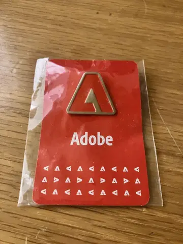 Adobe 핀 배지