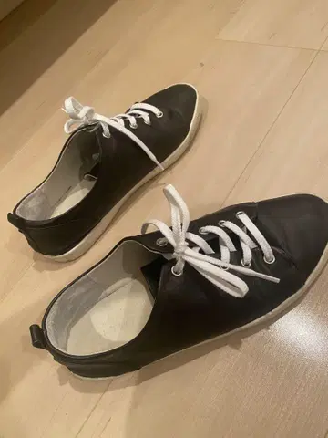 마가렛 호웰 블랙 가죽 스니커즈 24cm