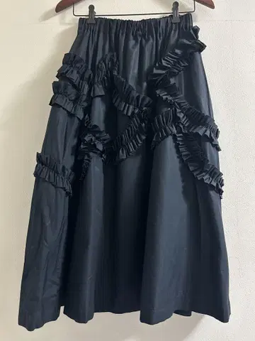 noirkeininomiya 프릴이 달린 블랙 플레어 스커트