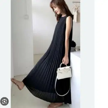 벌스데이 바쉬 플리츠 롱 원피스