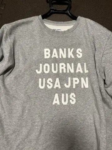 BANKS JOURNAL 그레이 트레이닝복
