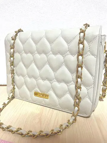모스키노 MOSCHINO 하트형 퀼팅 체인 숄더백