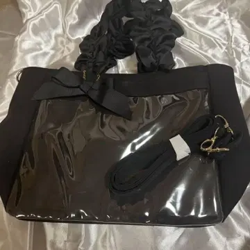A4 다기능 2WAY 핸들 프릴 블랙 토트 백