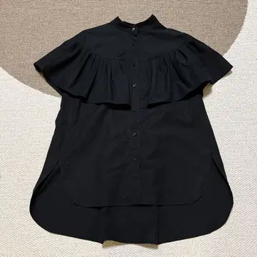 어도어 블랙 프릴 블라우스 38 벨트 포함