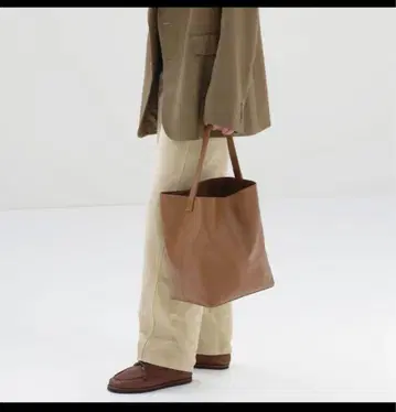 오라리 25SS 완판 LEATHER SHOULDER BAG AETA