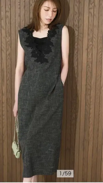 JUSGLITTY 레이스 V넥 잔스카 S 사이즈