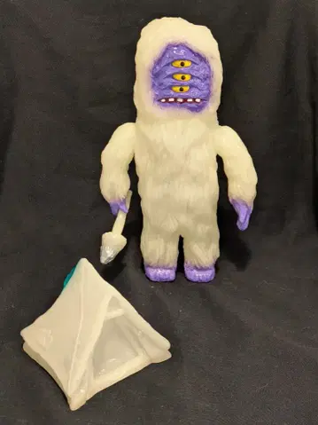 a.a.a vinyl toys Bigwoot 축광 성형