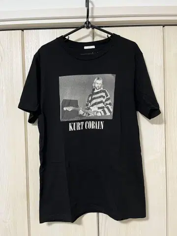 지유 Kurt Cobain 프린트 티셔츠 블랙