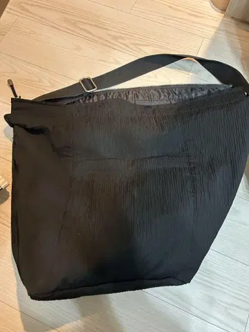 자라 블랙 숄더백