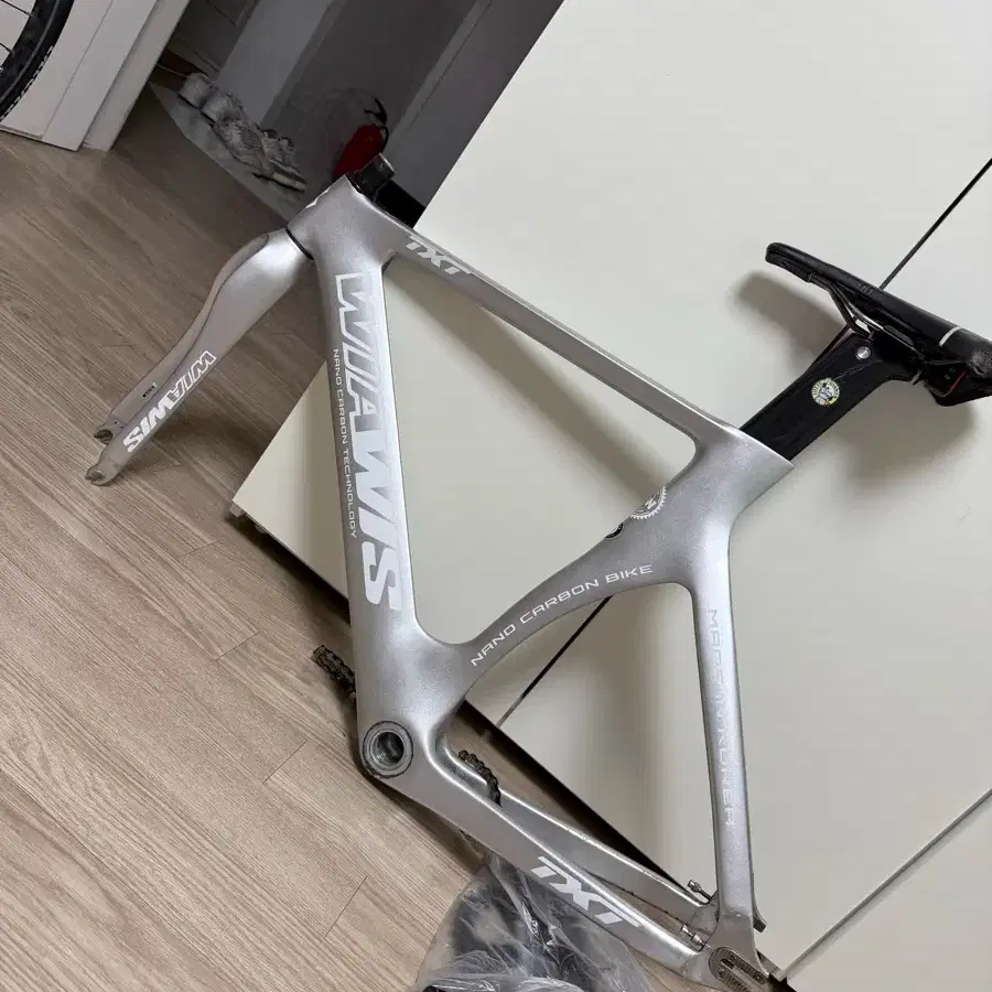 Wiawis TXT Custom Color #위아위스,#프레임,#위아위스txt on Bunjang