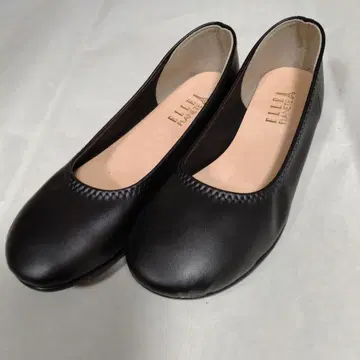 블랙 플랫 슈즈