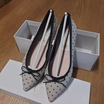 Launa lea ballet 도트 스틸레토 발레 슈즈