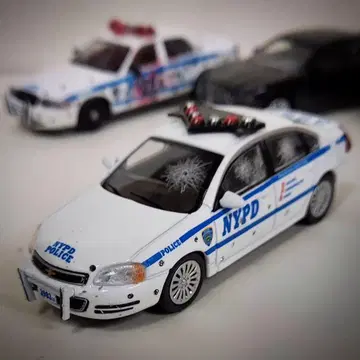596model 1/64 NYPD 임팔라 박스 있음 경찰차