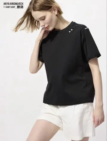 안야 힌드마치 블랙 티셔츠 완판템