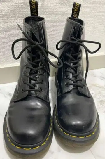 Dr.Martens 8홀 부츠 24cm