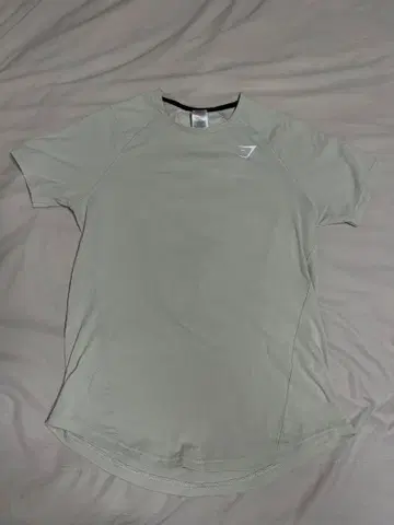 GYMSHARK 라이트 그레이 티셔츠 M 사이즈 헬스장 샤크