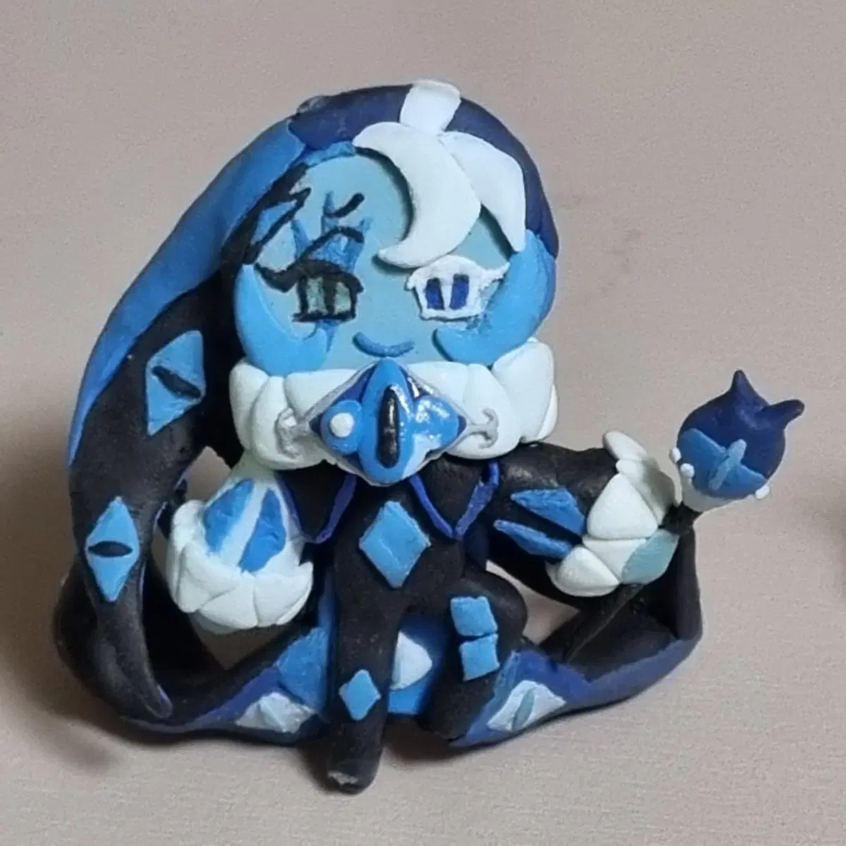 Cookie Run Kingdom Shadow Milk Cookie + Doll Figure (Set)