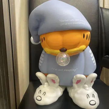 가필드 파자마 피규어