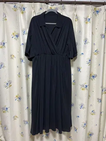 다크 그레이 랩 스타일 롱 원피스 반팔