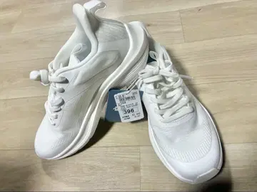 초경량 ATHREAM 화이트 스니커즈