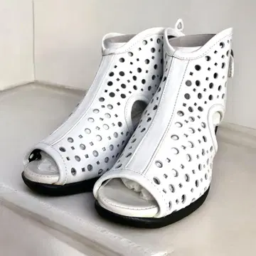 신상품 마더 터치 가죽 펀칭 썸머 부츠 펌프스 샌들 M