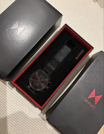 손목시계 MVMT 보이져