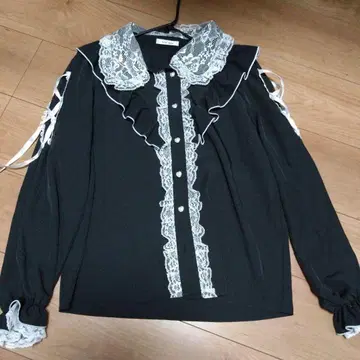 NOEMIE 레이스 블랙 긴팔 블라우스