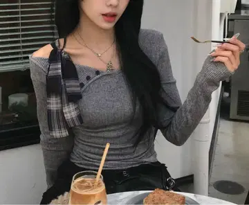 emmy 숄더 체크 리본 니트