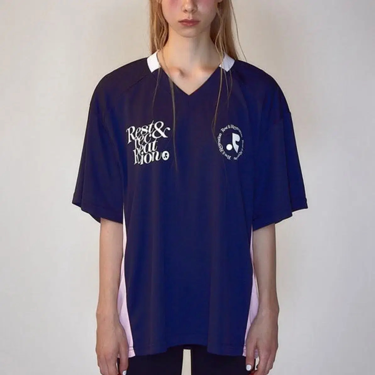Rest & Recreation rr V-Neck Jersey Top #레스트앤레크레이션