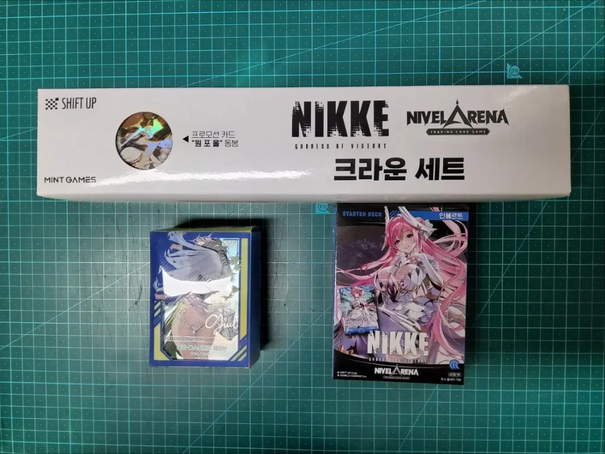 NIKKE Belle Arena Crown Mat Set