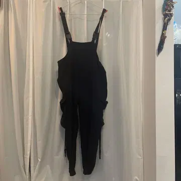 와이드 실루엣 카고 오버롤 블랙