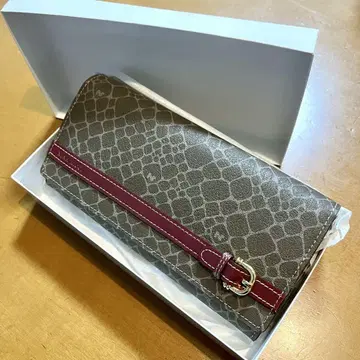 NINA RICCI 니나리치 장지갑 가죽 가마구치 체인
